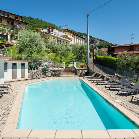 Hotel Miranda Riva di Solto Exteriér fotografie